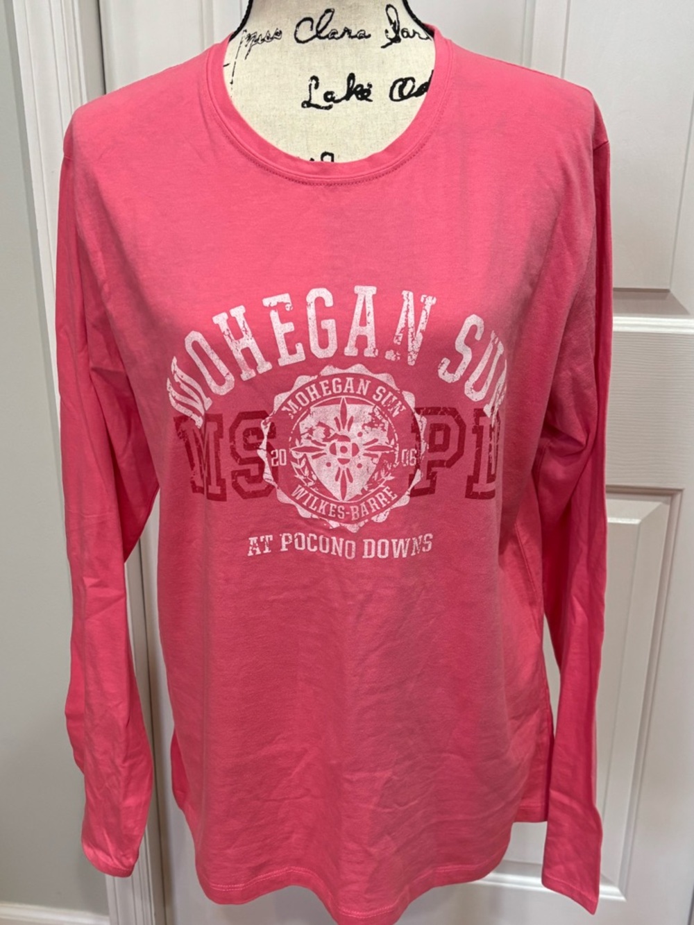 Mohegan Sun at Pocono Downs XXL Pink Long Sleeve Graphic Tee NWT